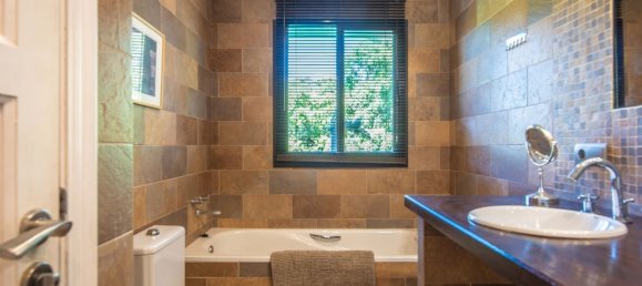 3 Schlafzimmer Haus in Estepona, Spain, Nr. 184203 10