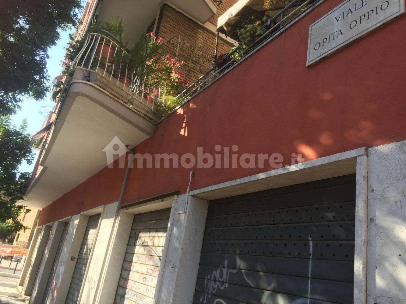 2-Zimmer Gewerbliche Immobilie in Rome, Italy, Nr. 221317