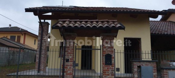 Villa de 4 dormitorios en Buttigliera d'Asti, Italy No. 128528 9