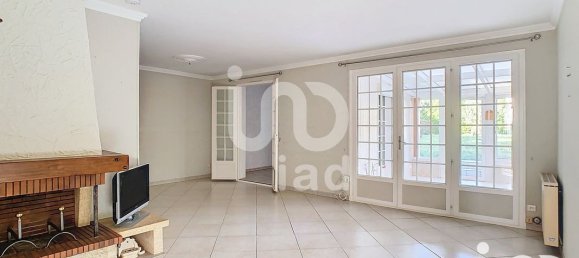 3 bedrooms House in Fere-Champenoise, France No. 38630 3