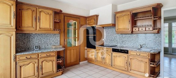 3 bedrooms House in Fere-Champenoise, France No. 38630 2