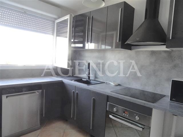 Dúplex de 2 dormitorios en Pontault-Combault, France No. 179230