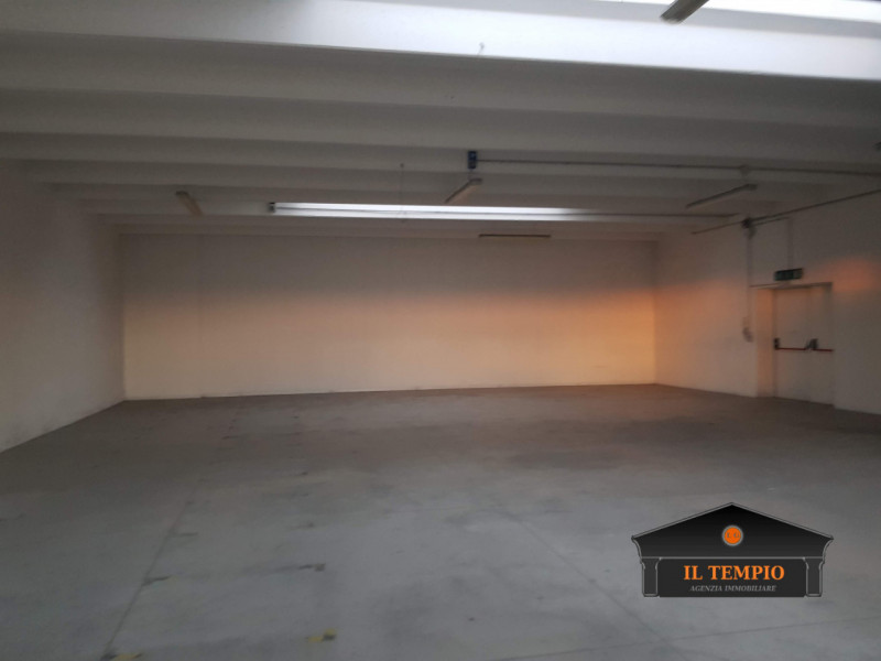 Almacén en Vicenza, Italy 273 m² No. 67508