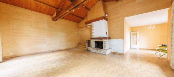 5 bedrooms Villa in Ceyrat, France No. 62232 6