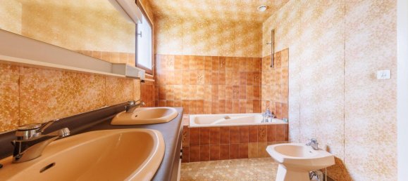 5 bedrooms Villa in Ceyrat, France No. 62232 13