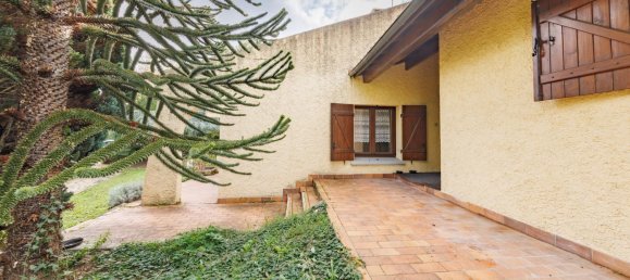 5 bedrooms Villa in Ceyrat, France No. 62232 5