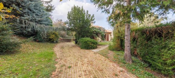 5 bedrooms Villa in Ceyrat, France No. 62232 19