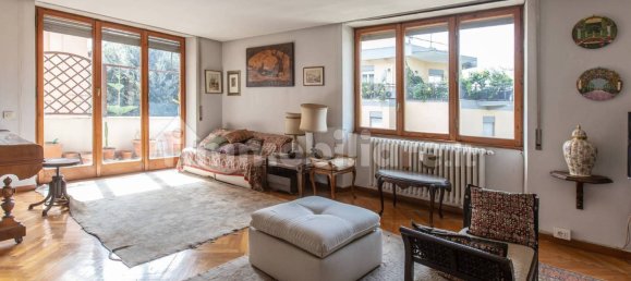 5 bedrooms Apartment in Rome, Italy No. 109861 10