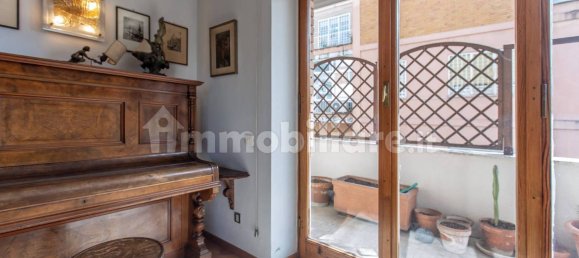 5 bedrooms Apartment in Rome, Italy No. 109861 15