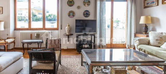 5 bedrooms Apartment in Rome, Italy No. 109861 12