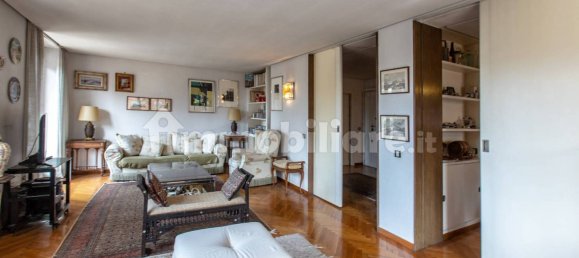 5 bedrooms Apartment in Rome, Italy No. 109861 21