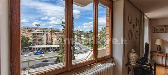 5 bedrooms Apartment in Rome, Italy No. 109861 16