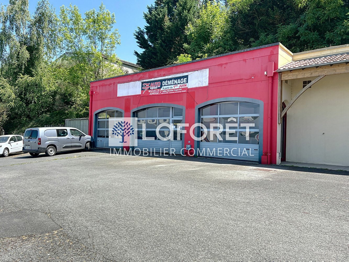 Propiedad comercial en Bressuire, France 200 m² No. 277467