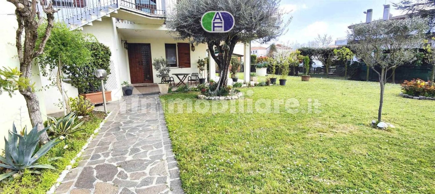 6 bedrooms House in Fiesso d'Artico, Italy No. 61767