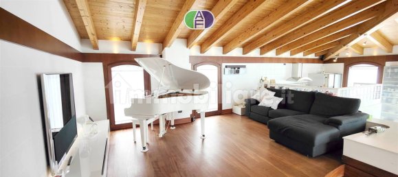 6 bedrooms House in Fiesso d'Artico, Italy No. 61767 32