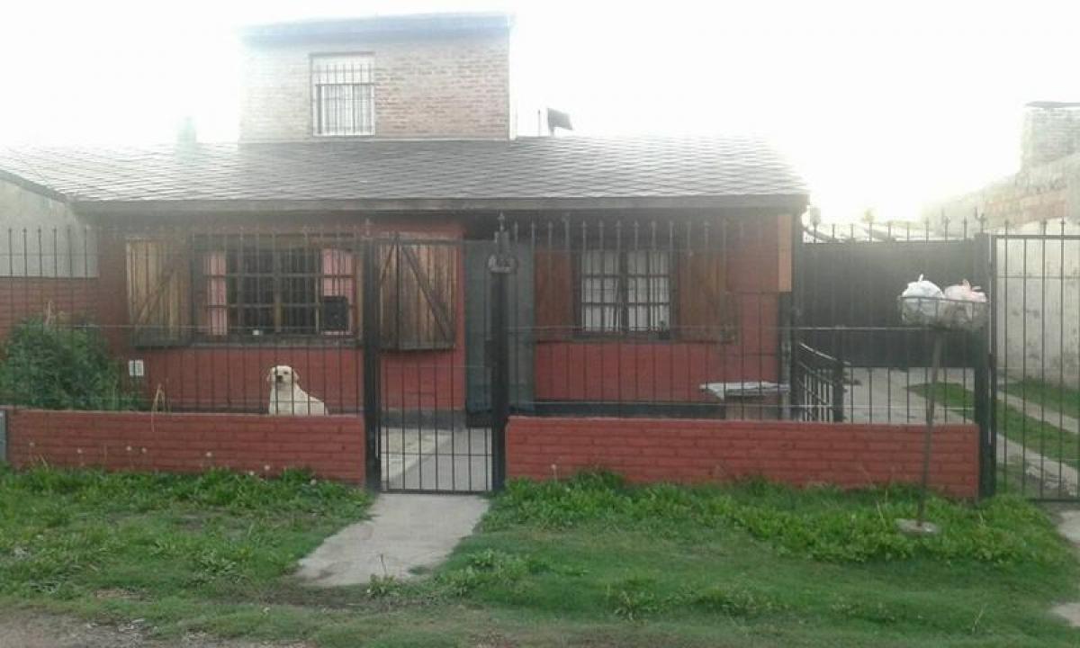 3 bedrooms House in Mar del Plata, Argentina No. 103812