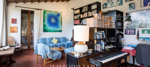 5 bedrooms Villa in Fiesole, Italy No. 378320 24