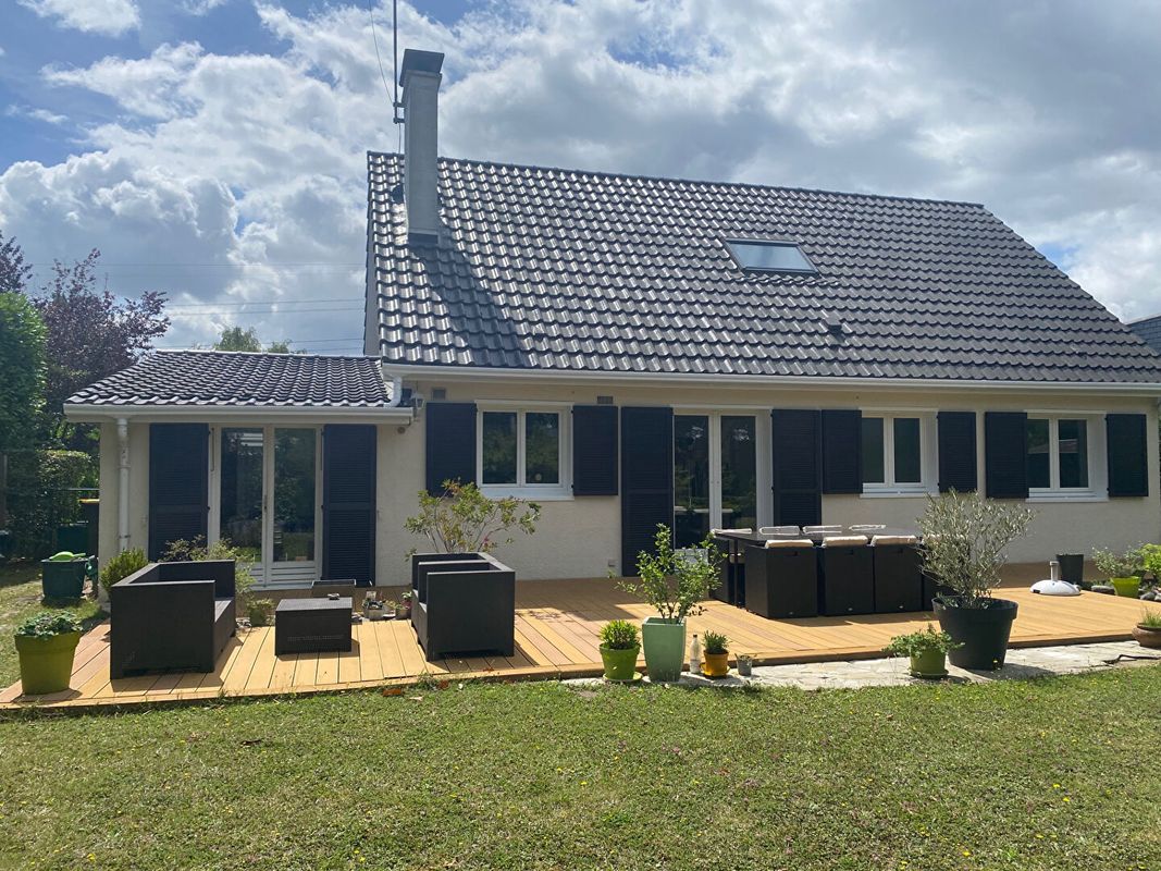 5 bedrooms House in Lesigny, France No. 171113