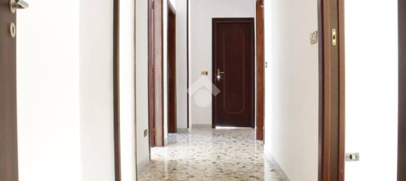 3 bedrooms Apartment in Naples, Italy No. 330295 13