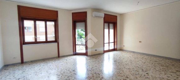 3 bedrooms Apartment in Naples, Italy No. 330295 3