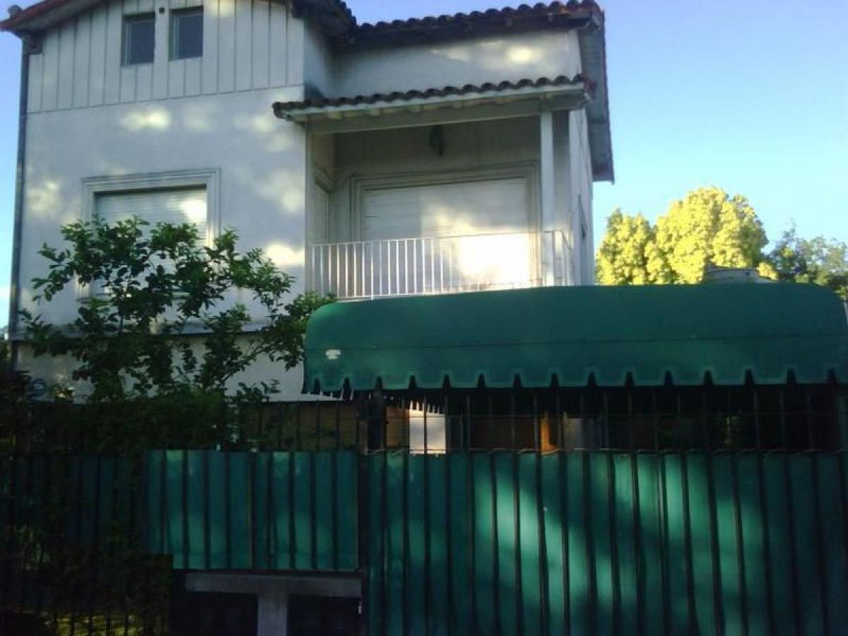 3 bedrooms House in Hurlingham, Argentina No. 54595