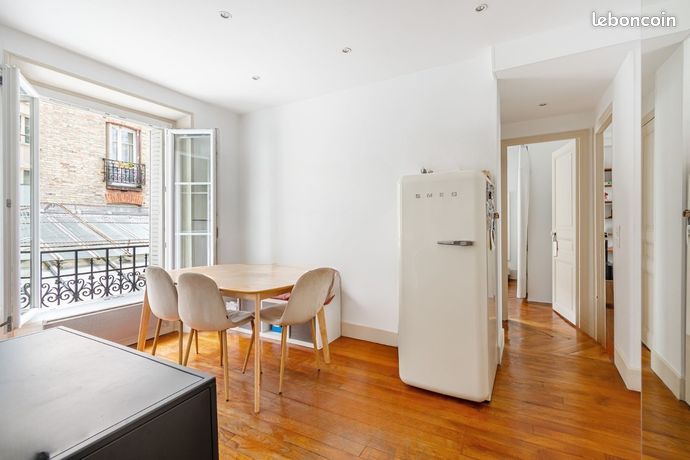 2 bedrooms Apartment in Paris, France No. 312091