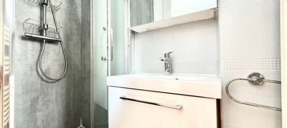 2 bedrooms Apartment in Paris, France No. 312091 10