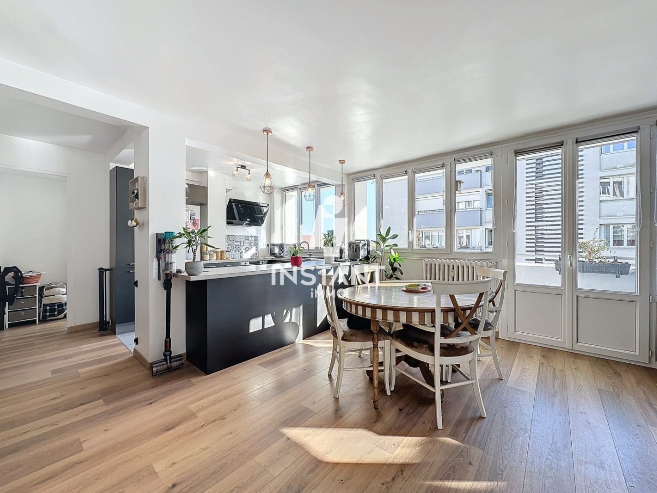 2 bedrooms Apartment in Saint-Maur-des-Fosses, France No. 171810