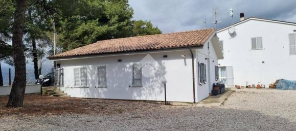 3 bedrooms House in Castellalto, Italy No. 160189 10