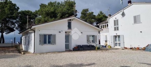 3 bedrooms House in Castellalto, Italy No. 160189 2