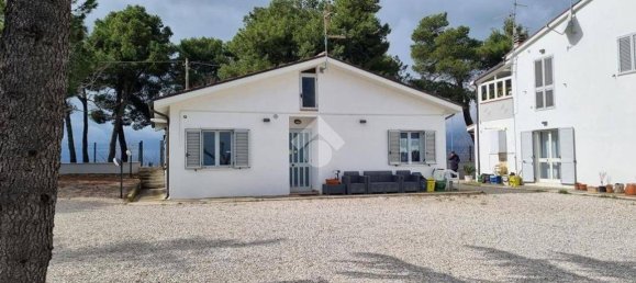 3 bedrooms House in Castellalto, Italy No. 160189 3