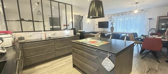 4 bedrooms House in Loyettes, France No. 203218 2