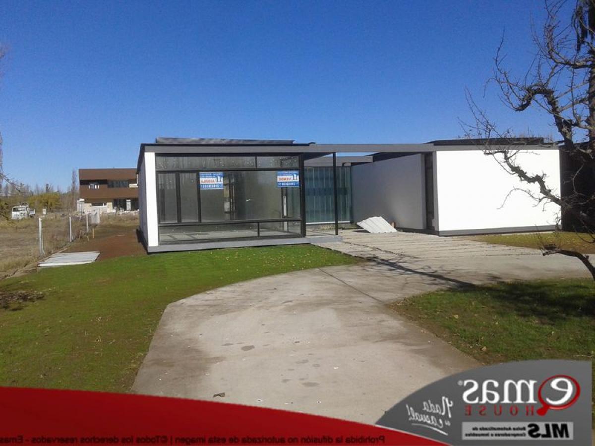 3 bedrooms House in Neuquen, Argentina No. 8121