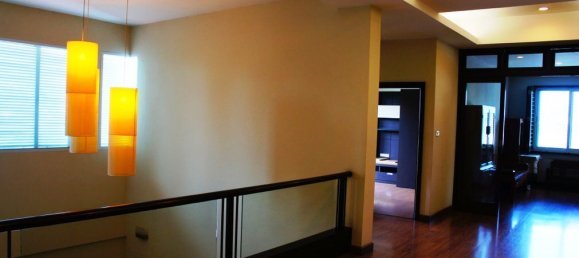 4 bedrooms Cafe / restaurant in Bangkok, Thailand No. 7608 4