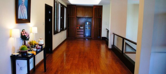 4 bedrooms Cafe / restaurant in Bangkok, Thailand No. 7608 7