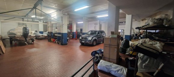 310m² Commercial property in Genoa, Italy No. 116616 10