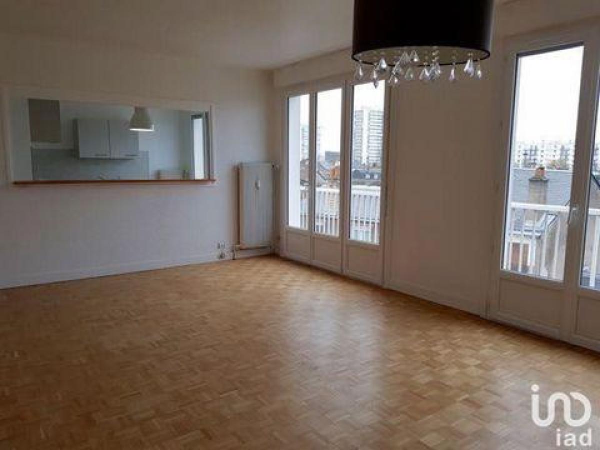 3 bedrooms Condo in Tours, France No. 4003