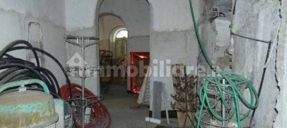 Коммерческая недвижимость с 3 комнатами в Генуя, Италия № 83670 5