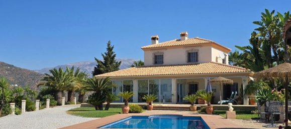3 bedrooms Villa in Sayalonga, Spain No. 180012 2