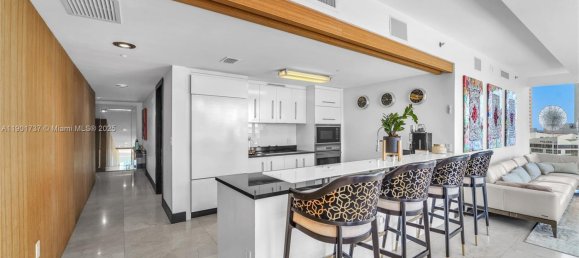 3 chambres propriété commerciale à louer à Miami, Miami-Dade, Florida, USA № 614283 10