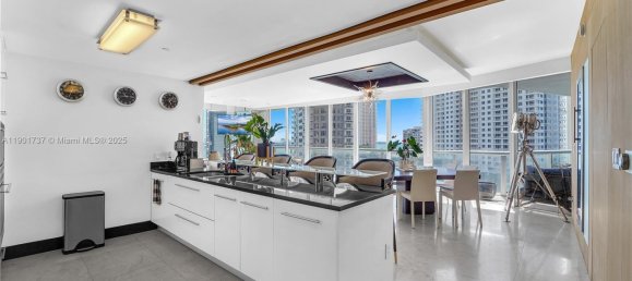 3 chambres propriété commerciale à louer à Miami, Miami-Dade, Florida, USA № 614283 15