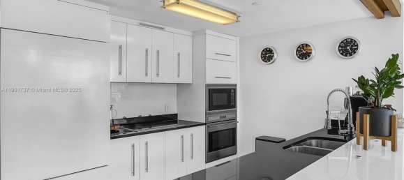 3 chambres propriété commerciale à louer à Miami, Miami-Dade, Florida, USA № 614283 13