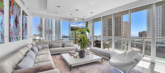 3 chambres propriété commerciale à louer à Miami, Miami-Dade, Florida, USA № 614283 2