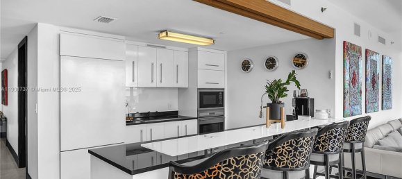 3 chambres propriété commerciale à louer à Miami, Miami-Dade, Florida, USA № 614283 11