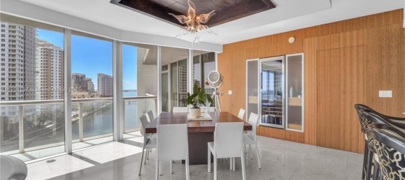 3 chambres propriété commerciale à louer à Miami, Miami-Dade, Florida, USA № 614283 7