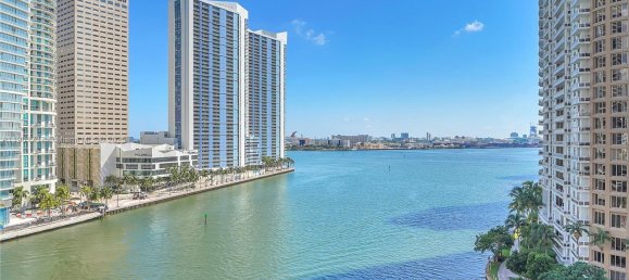 3 chambres propriété commerciale à louer à Miami, Miami-Dade, Florida, USA № 614283 16