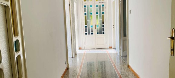 8 rooms Apartment in Savona, Italy No. 121990 4