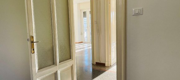 8 rooms Apartment in Savona, Italy No. 121990 8