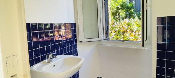 8 rooms Apartment in Savona, Italy No. 121990 9