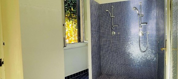 8 rooms Apartment in Savona, Italy No. 121990 7